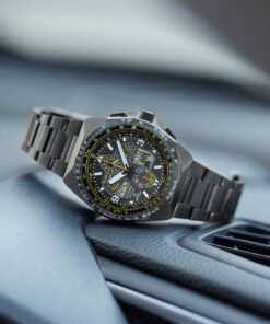 Alternative view of Promaster Skyhawk - JY8127-59E